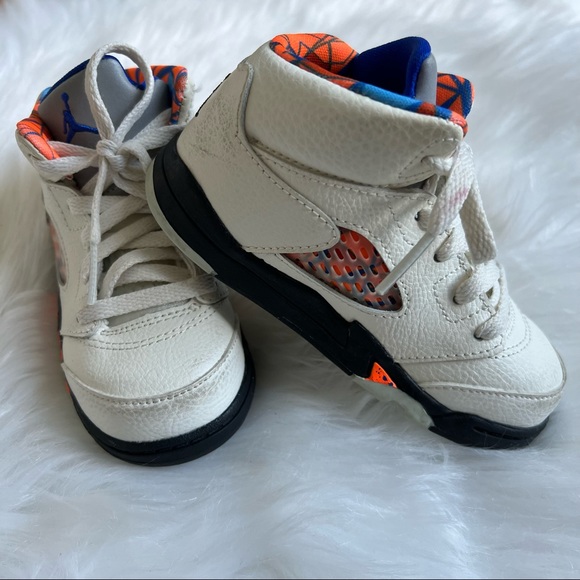 Nike Jordan | 5 Retro International Flight - Picture 3 of 5